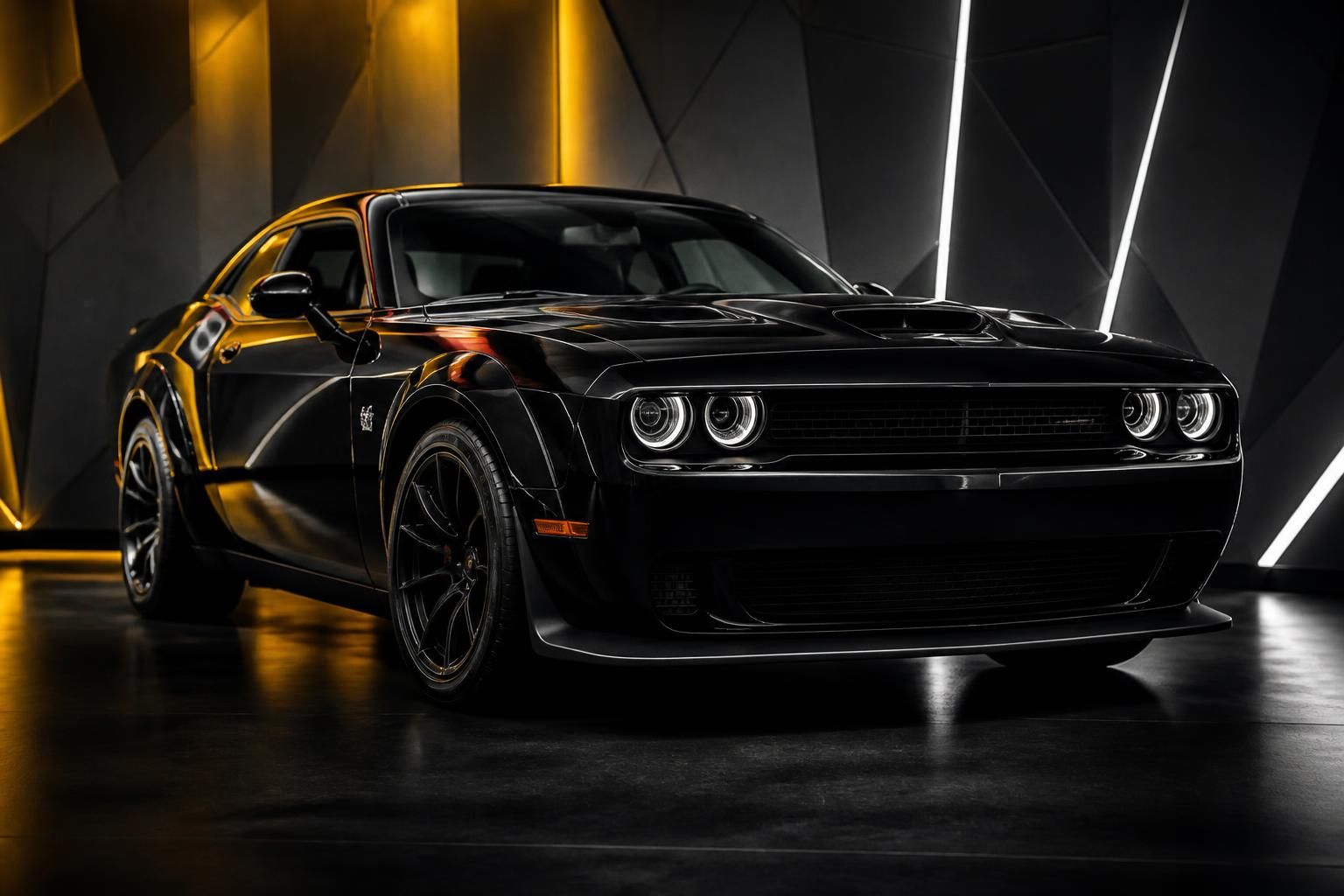 Dodge Challenger Hellcat noire Lycaon Motors